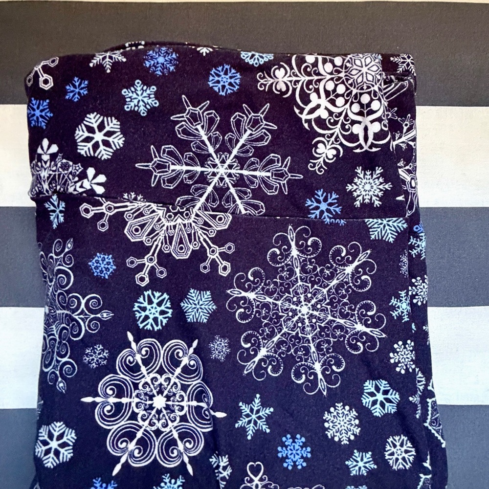 Lularoe Winter Leggings in T/C ❄️ Set of 2